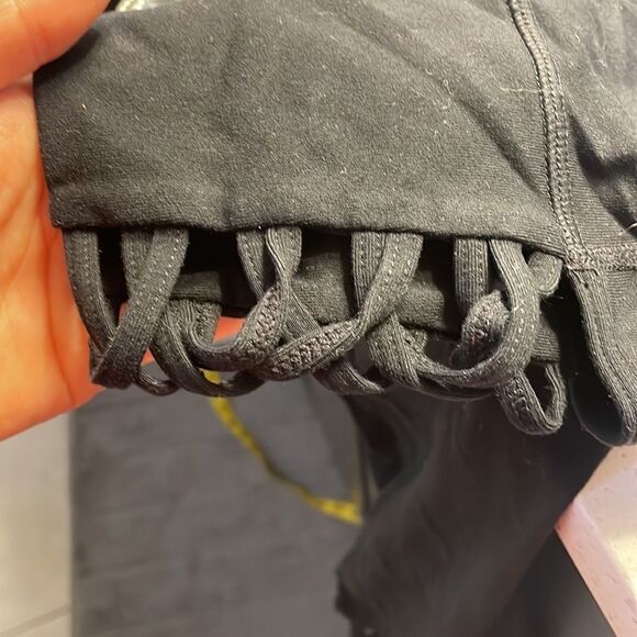 Athleta woman’s black Capri leggings - Picture 7 of 10